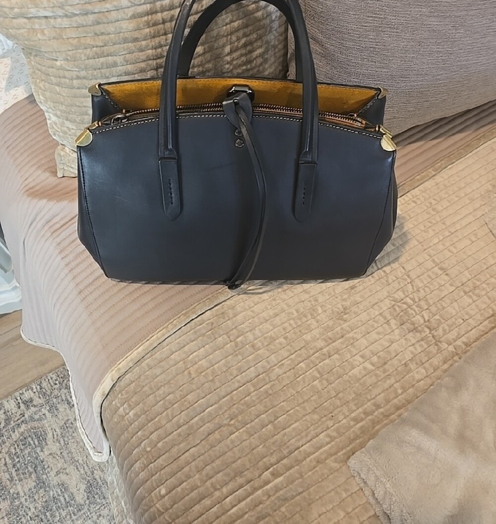 Authentic Coach 1942 Cooper Caryall leather tote. Excellent condition.